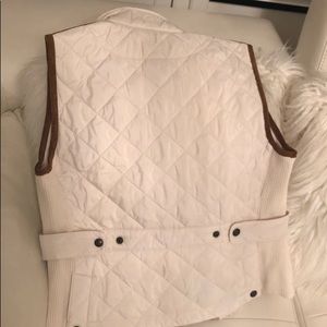 Fits me small 
But its a very nice jacket